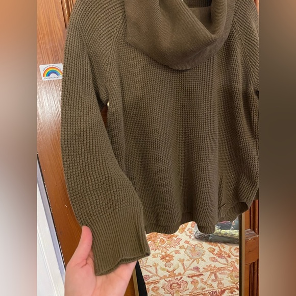 Michael Kors Olive Knit Sweater L - Picture 4 of 8
